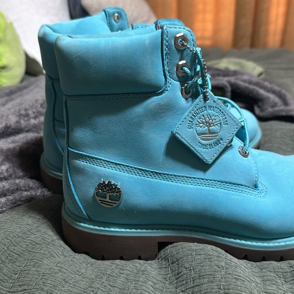 Good condition just have some minor stain on the front that can be removed - Picture 3 of 8